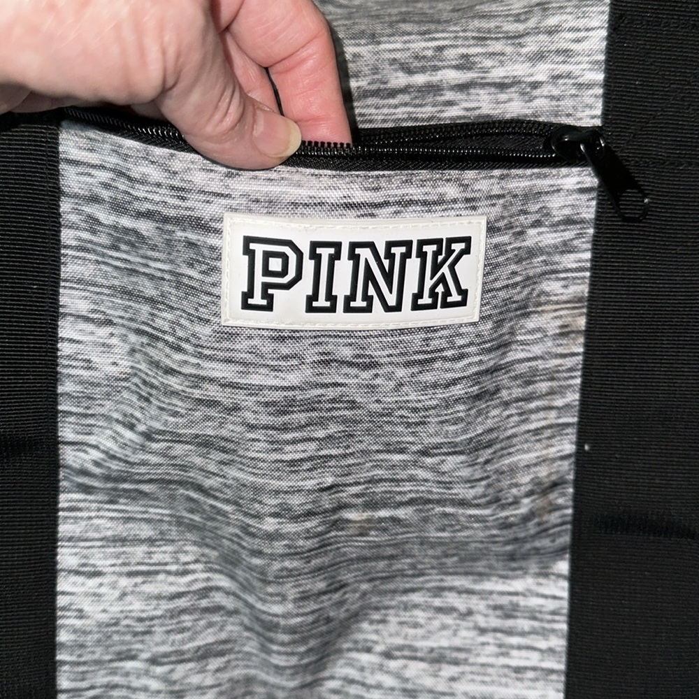 NWT VS PINK DUFFLE BAG - Picture 3 of 5